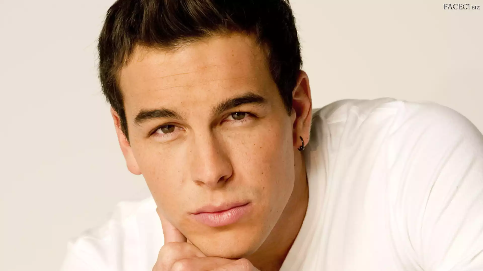 Mario Casas, Mężczyzna, Aktor